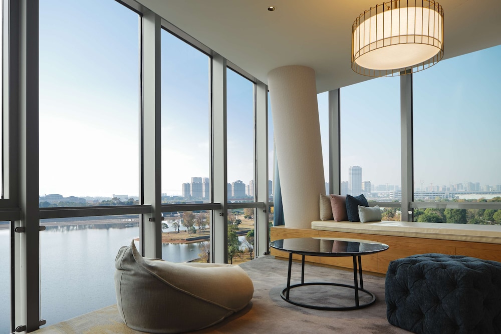Panorama Lake View Suite - Photo 4