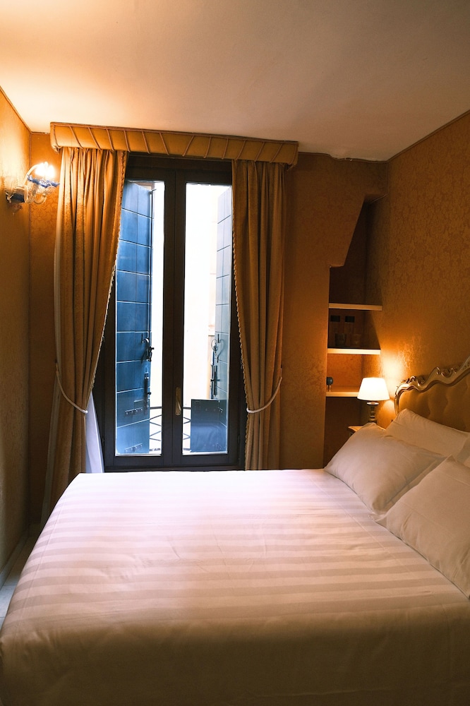 Basic Room, 1 Double Bed, Courtyard View, Tower photo 1