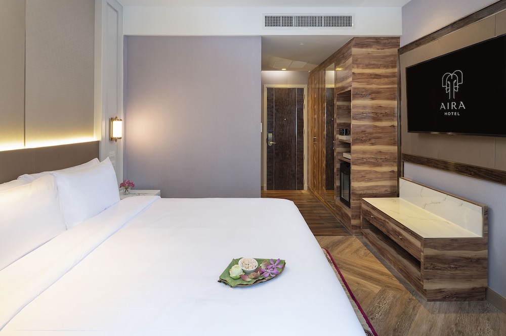 Superior Room - King Bed photo 2