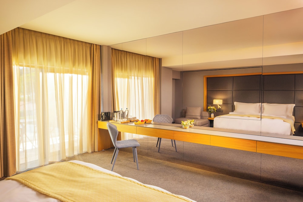 Junior Studio Suite (2 adults or 2 adults&2 child upto 6yo)