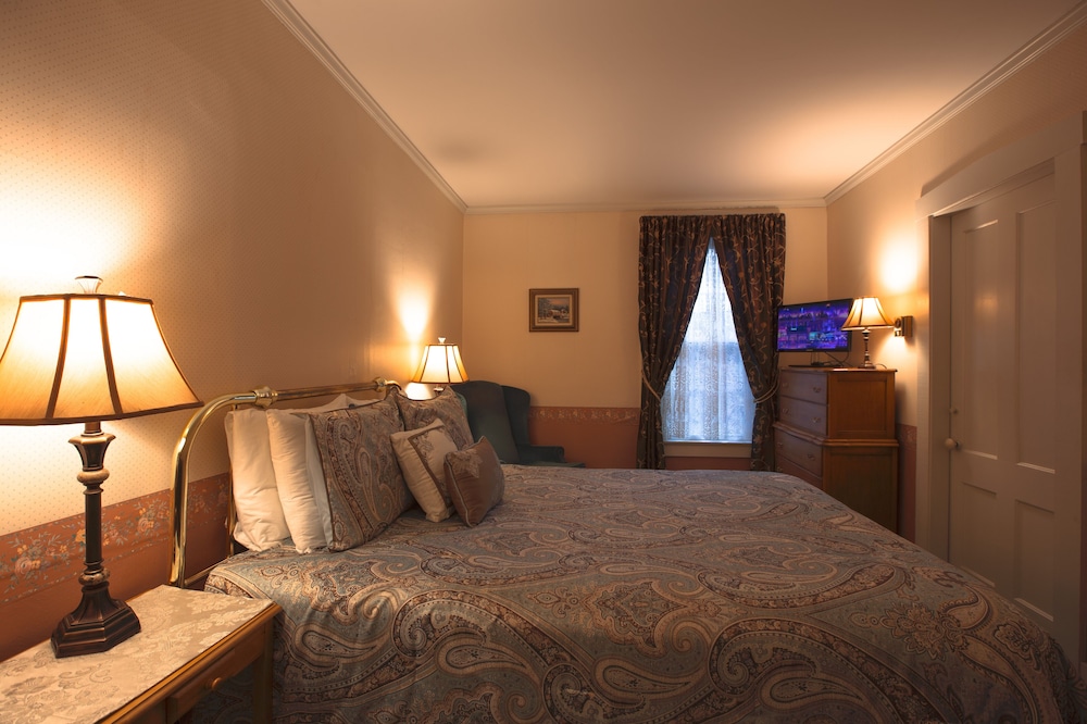 Standard Room, 1 Queen Bed, Mountainside photo 2