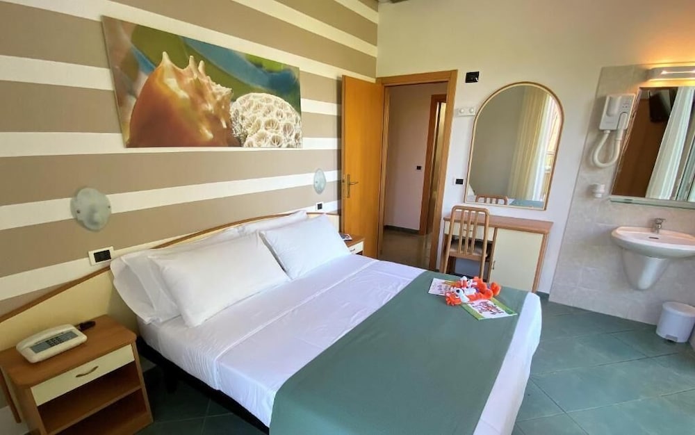 Connecting Room