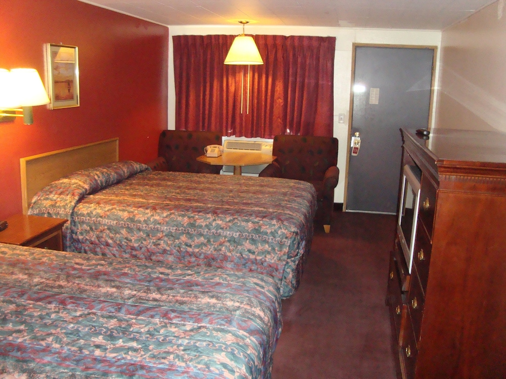Room, 2 Queen Beds photo 2