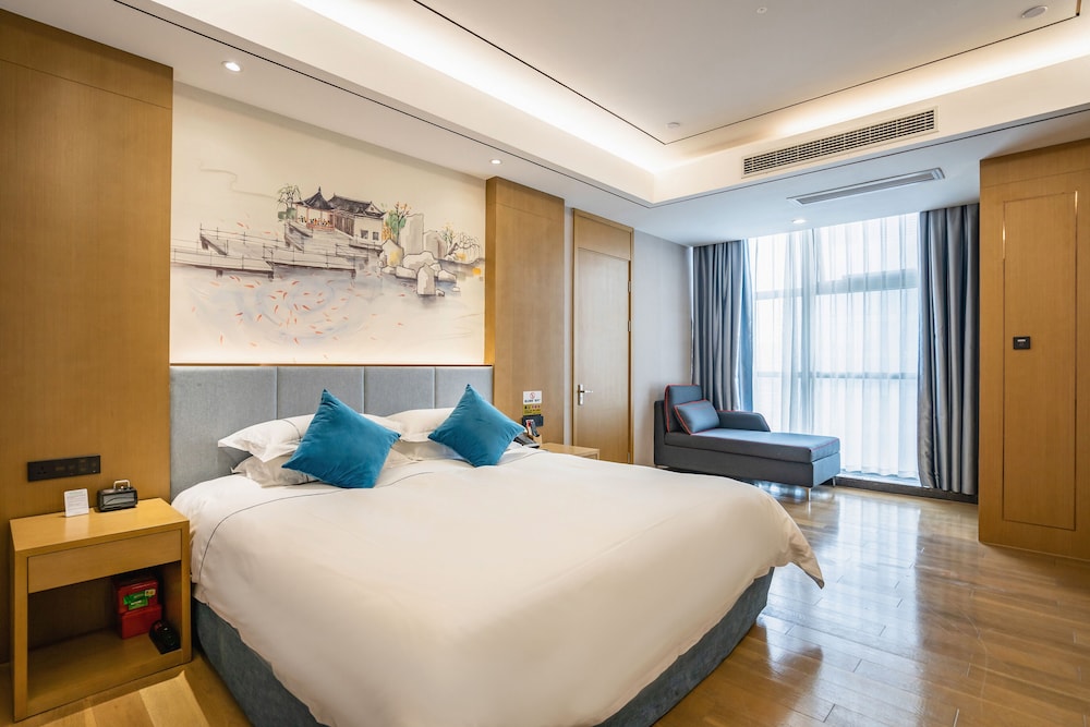 Signature Room, 1 King Bed, Smoking