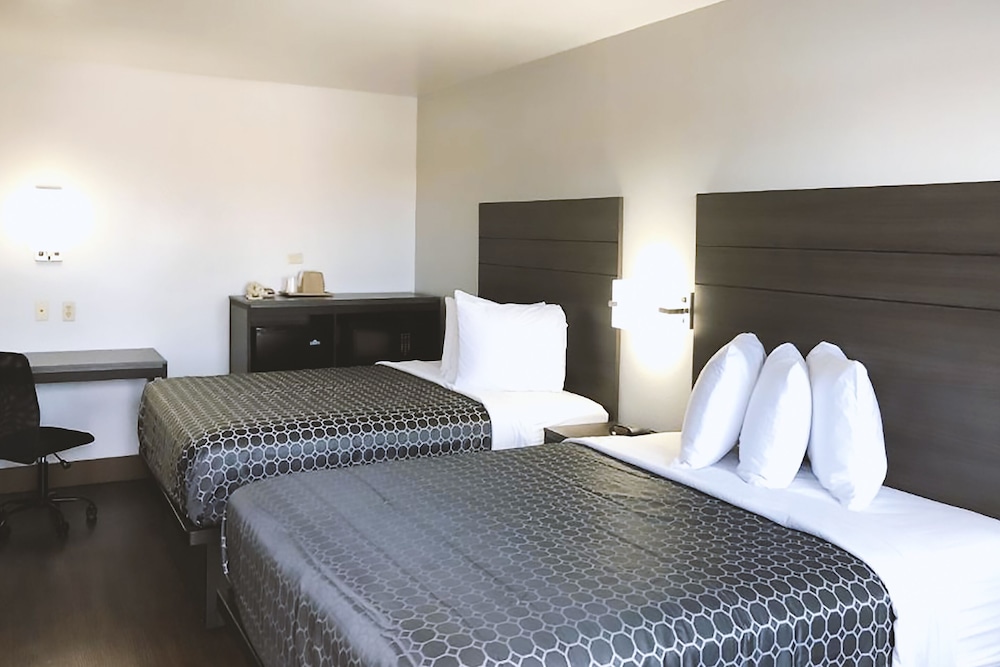 Room, 2 Queen Beds, Smoking