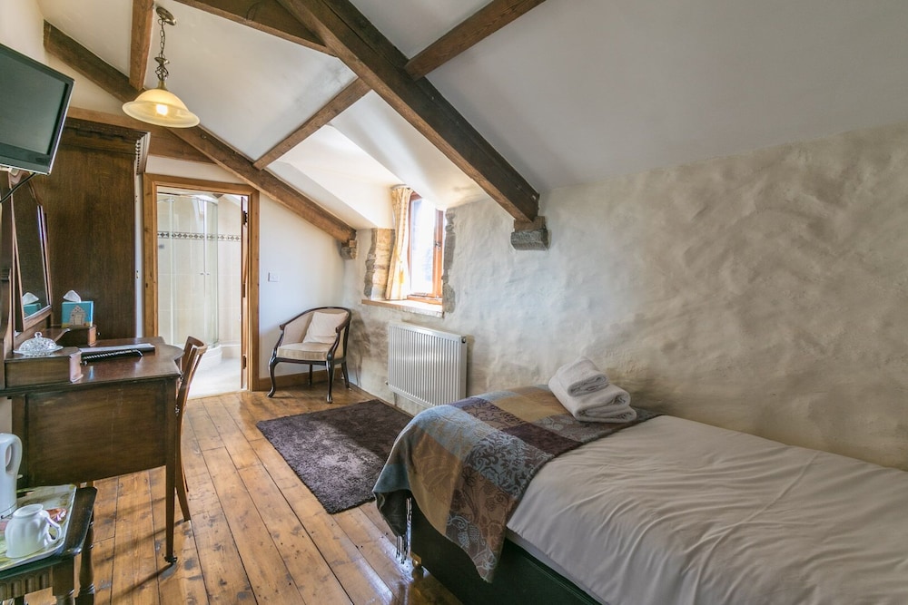 Single Room, Ensuite photo 2