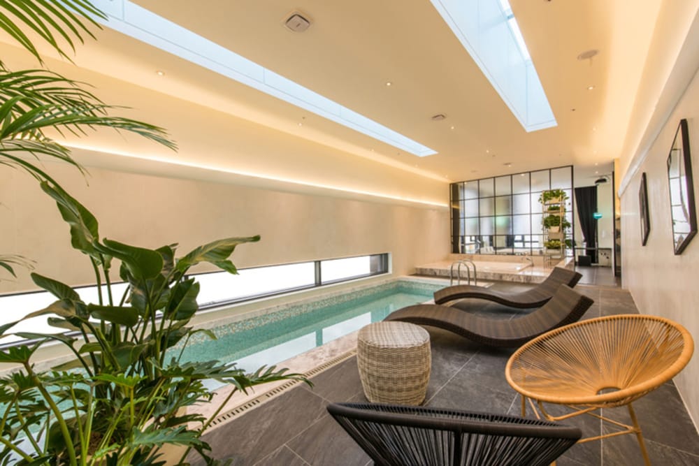 [Chicken/Beer PKG] Presidential Penthouse photo 2
