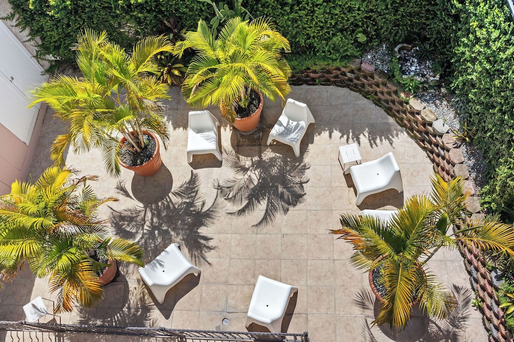 Room, Balcony, Garden View photo 2