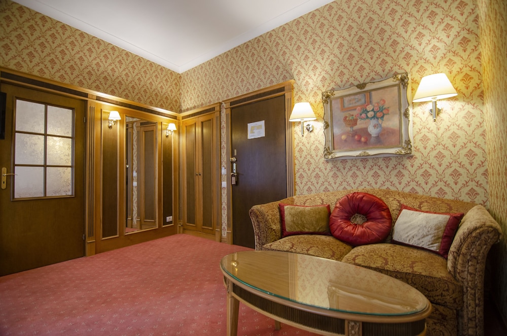 Luxury Suite photo 3