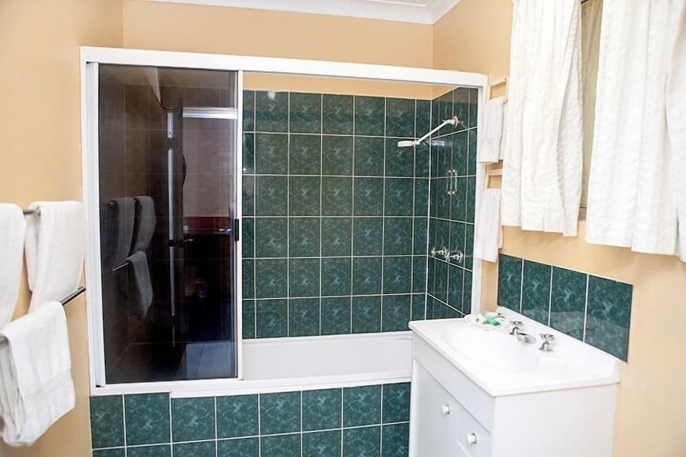 Standard Suite, 2 Bedrooms, Kitchenette (Suite) photo 3