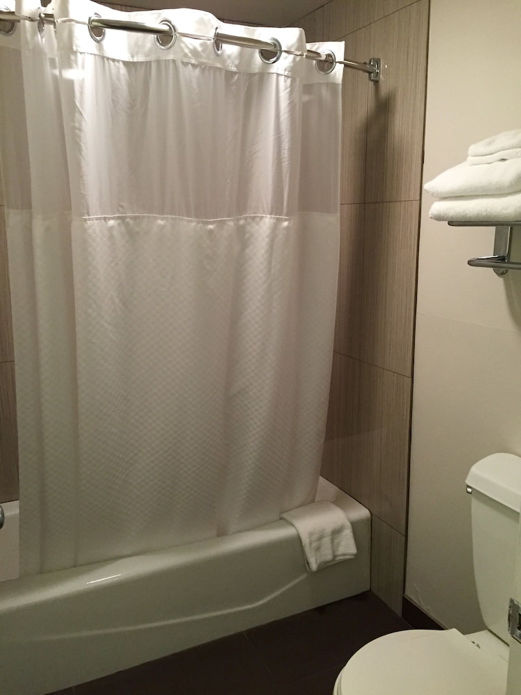 Suite, 2 Queen Beds - Photo 6