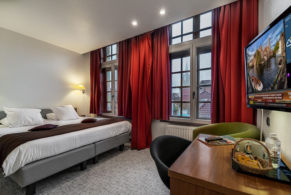 Double or Twin Room (Budget) - Photo 25