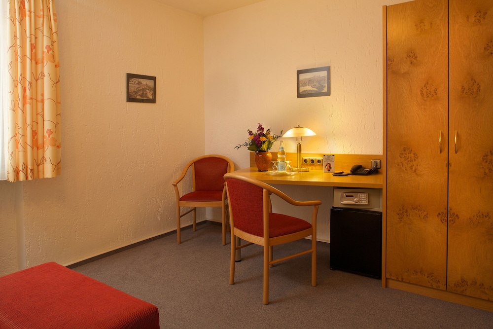 Standard Double or Twin Room, 1 Double Bed photo 2