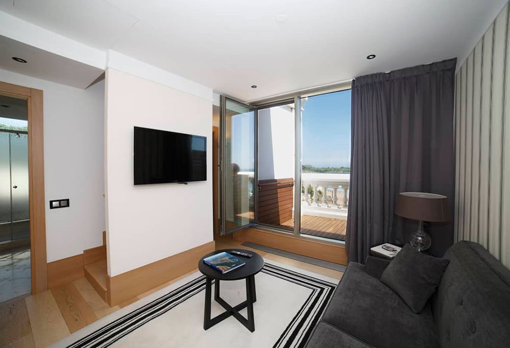 Junior Suite, Ocean View (2 pax)