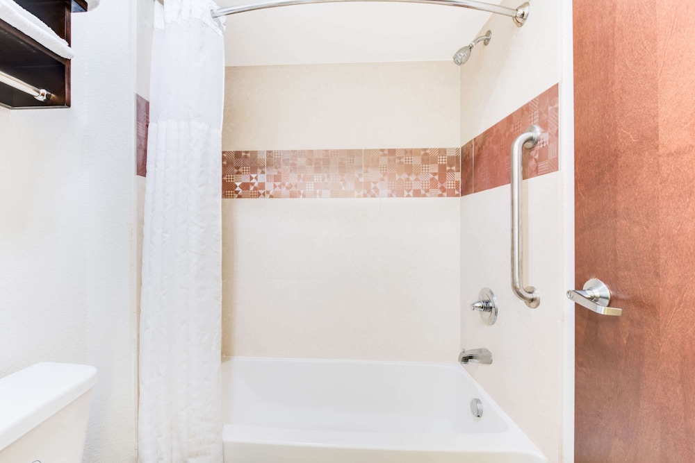 Studio Suite, 2 Queen Beds, Accessible, Non Smoking (Tub with Grab Bars) - Photo 4
