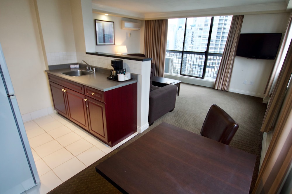 Standard Suite, 1 Bedroom, Kitchen, Corner - Photo 5