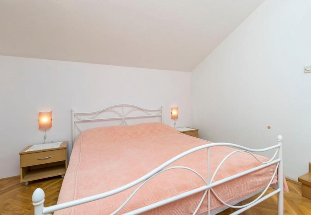 Apartment (Mate 1 - 130 M From Sea - R2 Roza(2))