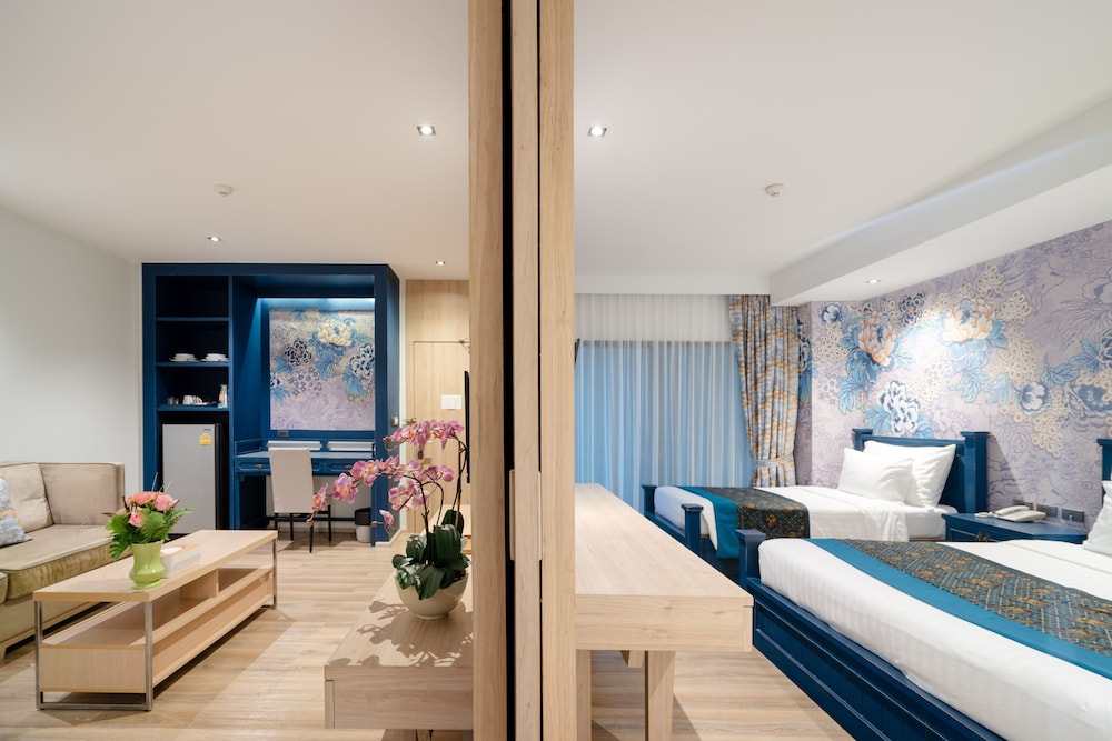 Deluxe Triple Room, Multiple Beds +Free Coworking Space - Photo 3