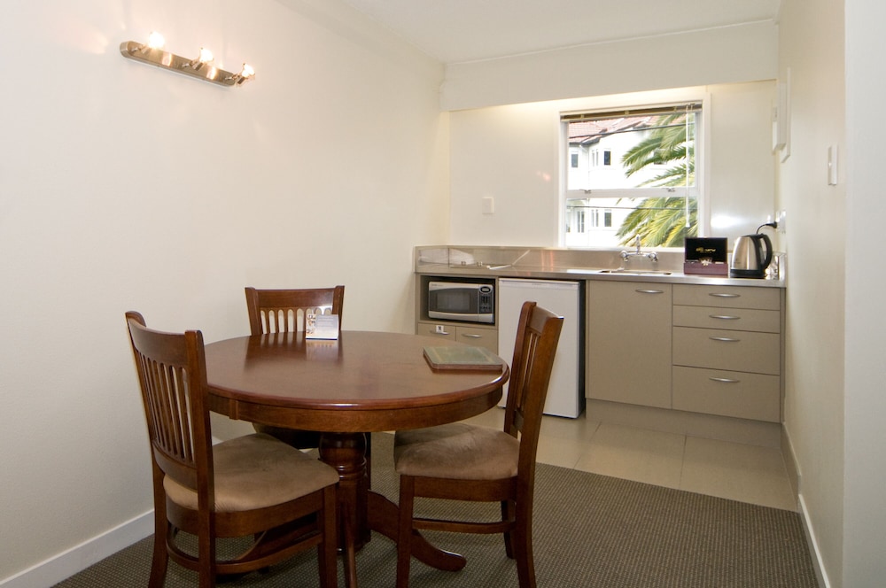 Standard Two Bedroom Apartment - Photo 4