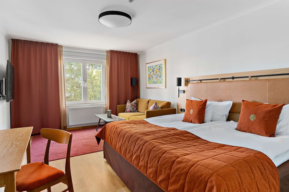 Superior Room, 1 King Bed, Non Smoking - Photo 1