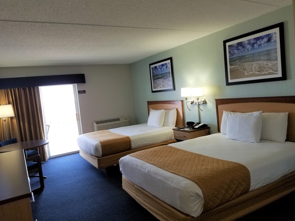 Premier Room, 2 Queen Beds, Balcony, Lake View photo 1