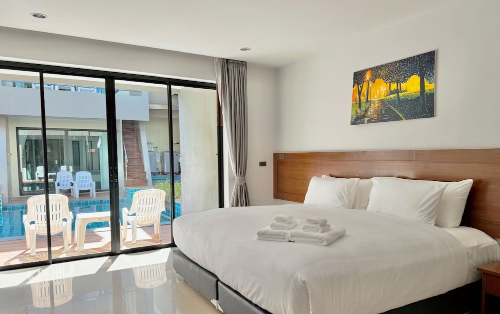 Deluxe Room, Pool Access - Photo 1