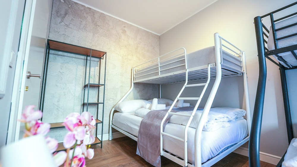 Signature Quadruple Room, Non Smoking