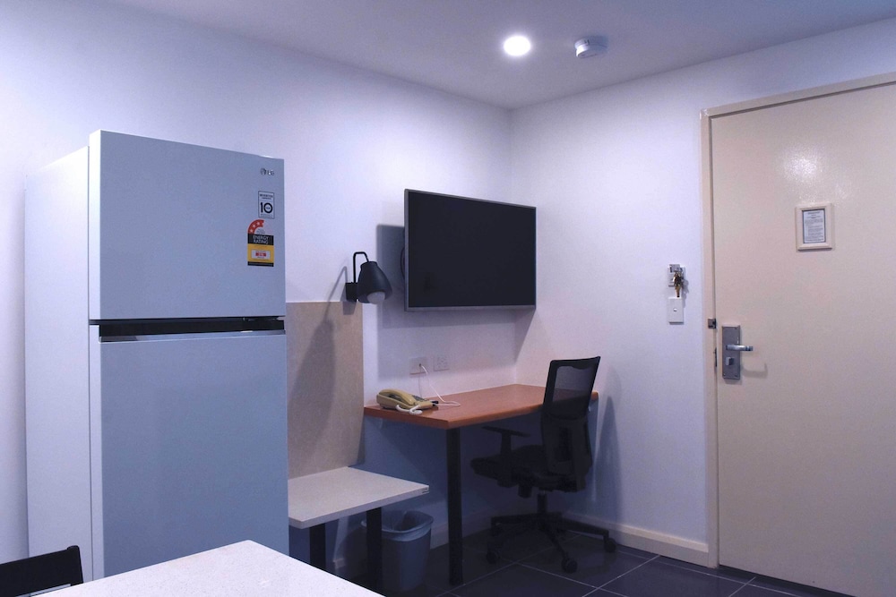 2 Bedroom Apartment - Photo 4