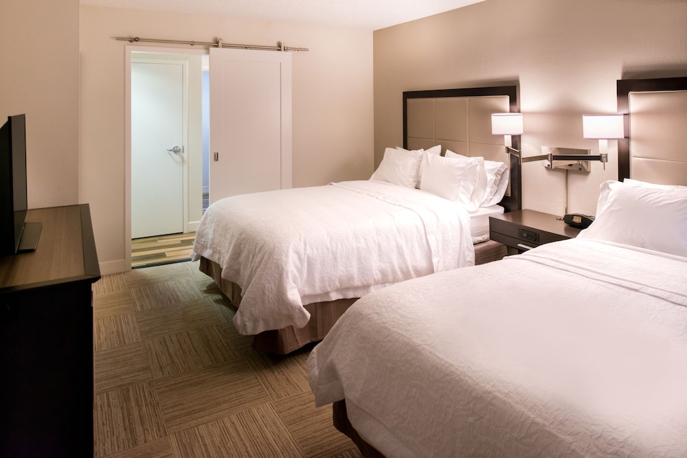 King Room with Walk-in Shower - Non-Smoking