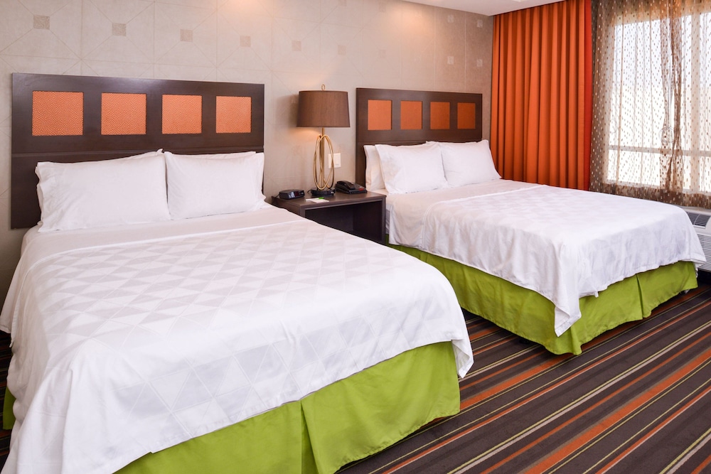 Standard Room, 2 Queen Beds, Corner photo 1