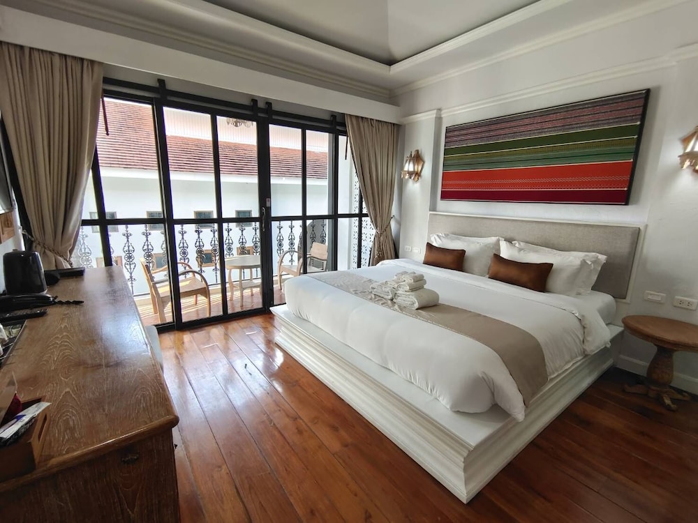Superior Room, 1 King Bed (Lanna Superior) - Photo 1