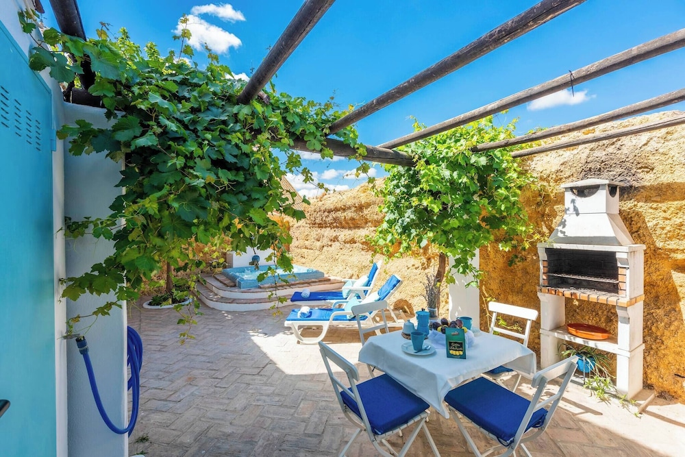House, 2 Bedrooms, Accessible, Smoking