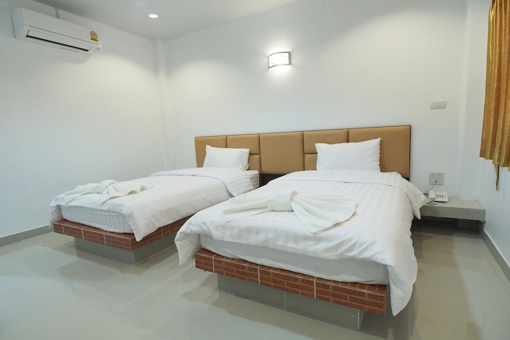 Standard Twin Room photo 2