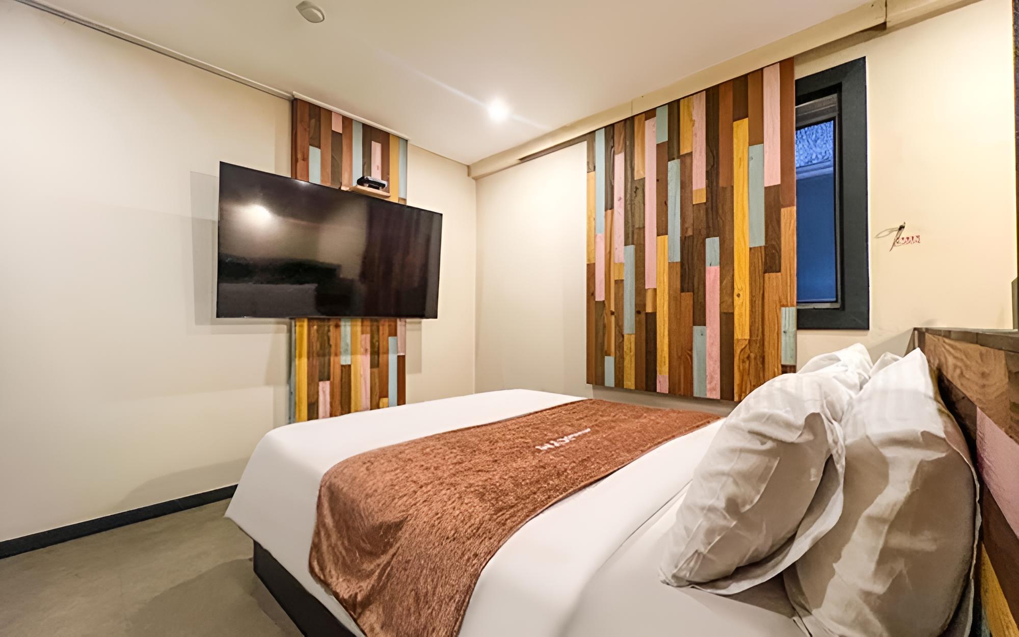 Room (Couple PC Game Room (TV OTT Bathtub)) photo 1