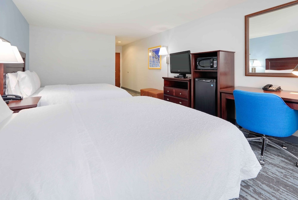 Standard, Two Queen Beds, Non-Smoking - Photo 2