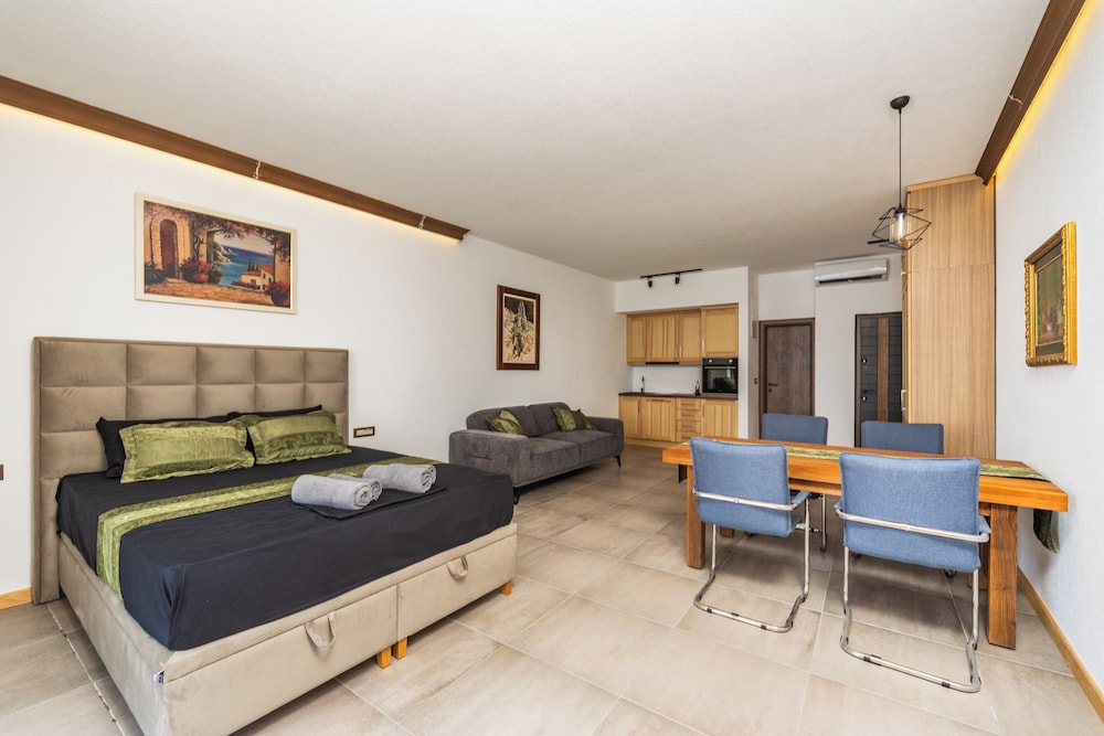 Comfort Suite, Sea View, Beachside