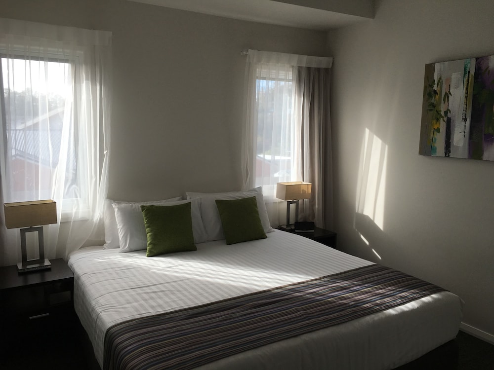 Room, Multiple Beds (With Sofabed) photo 2