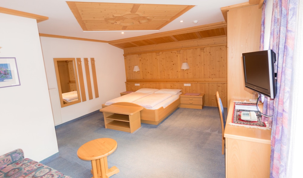 Double Room, Mountain View photo 3