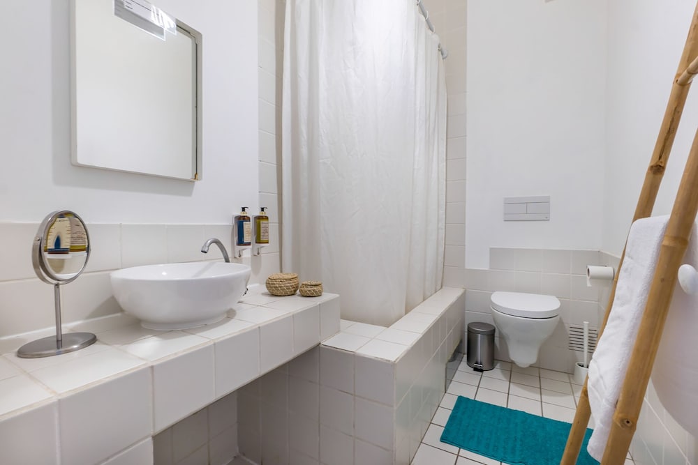 Double Room, Shared Bathroom (Modern) - Photo 8