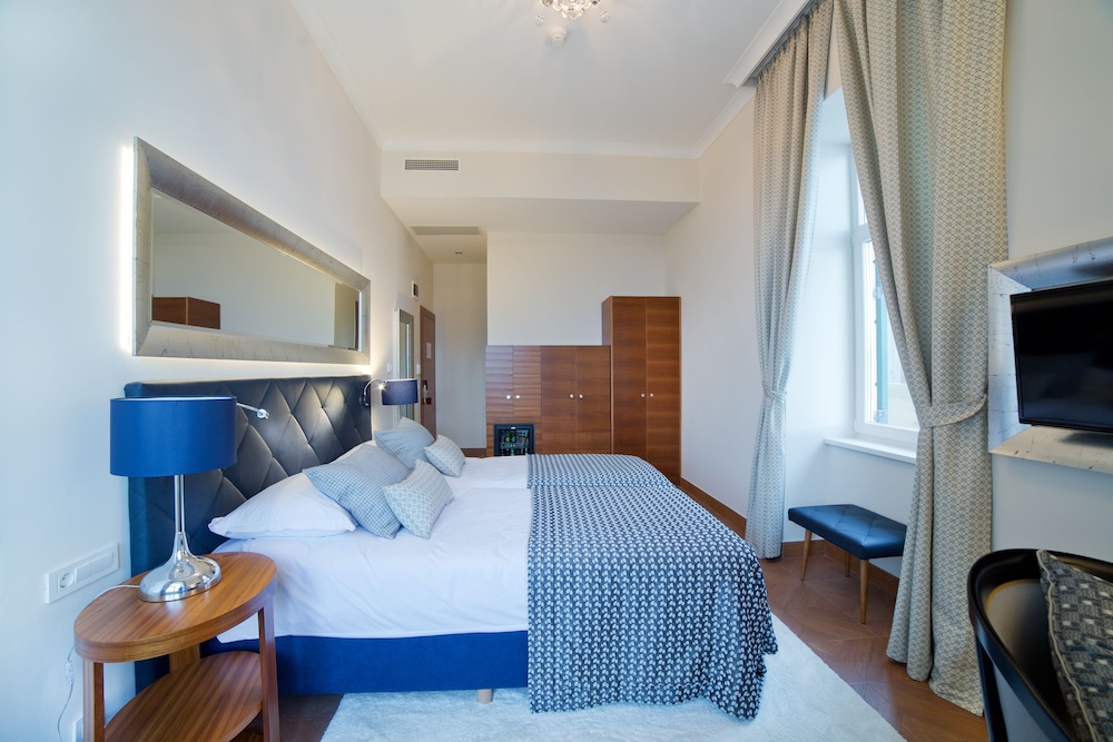 Superior Double/Twin Room Sea View and Balcony - Photo 2