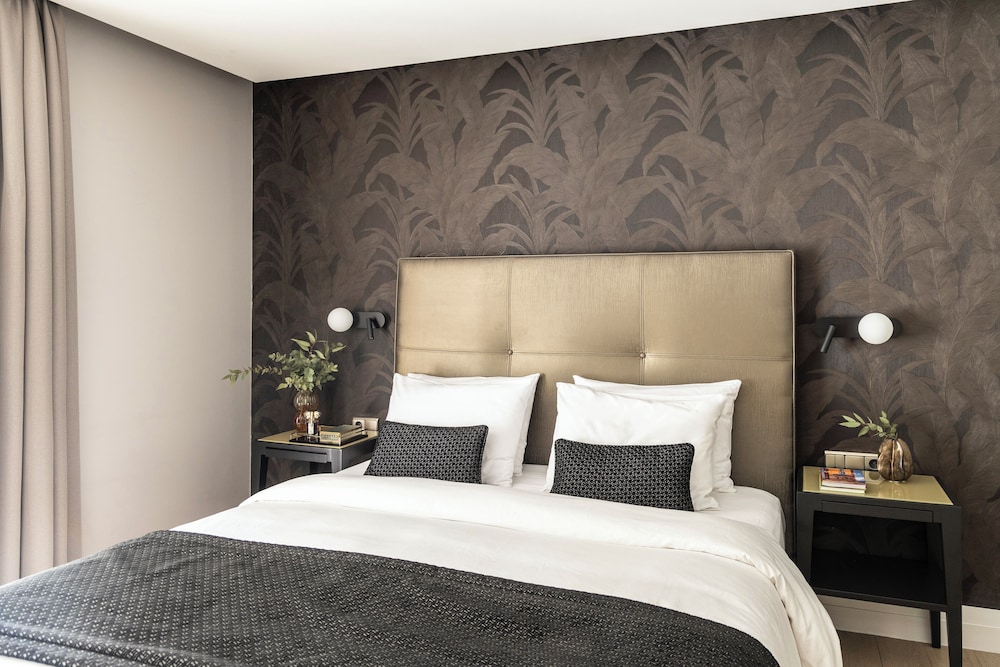 Deluxe Double or Twin Room - Photo 11