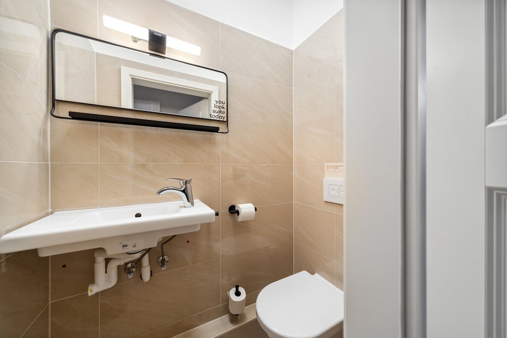 Two-Bedroom Suite (Ground Floor) photo 2