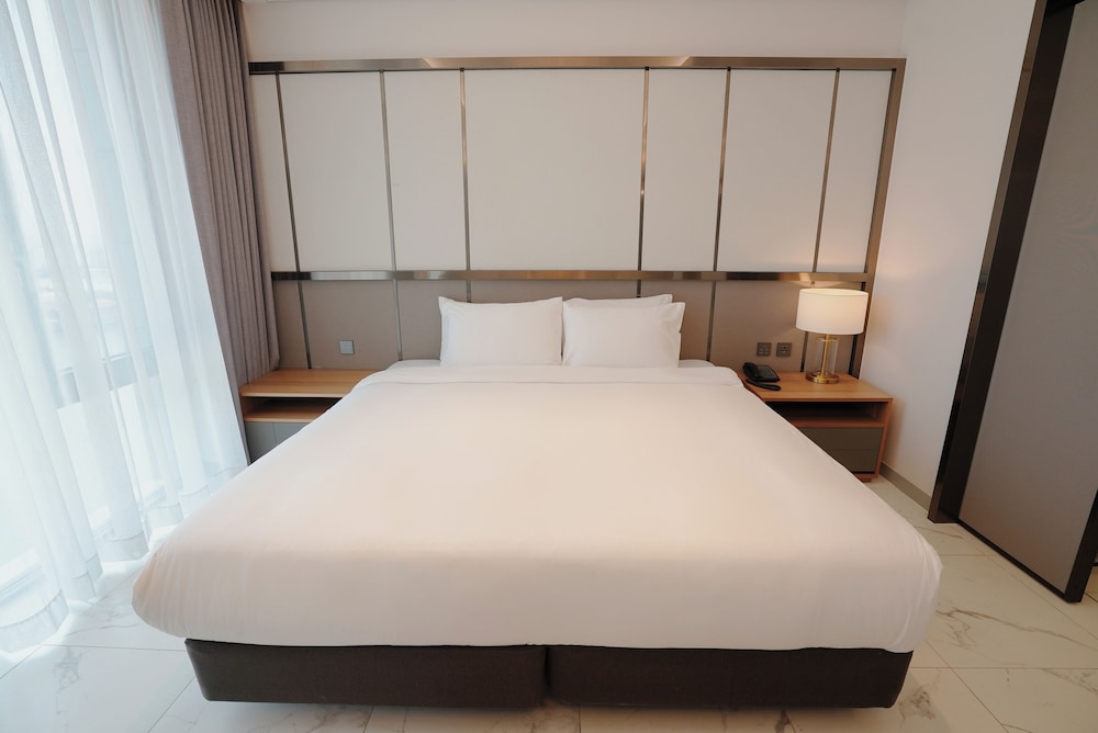 Suite, 1 King Bed (Complimentary Pool Access for 2) - Photo 5