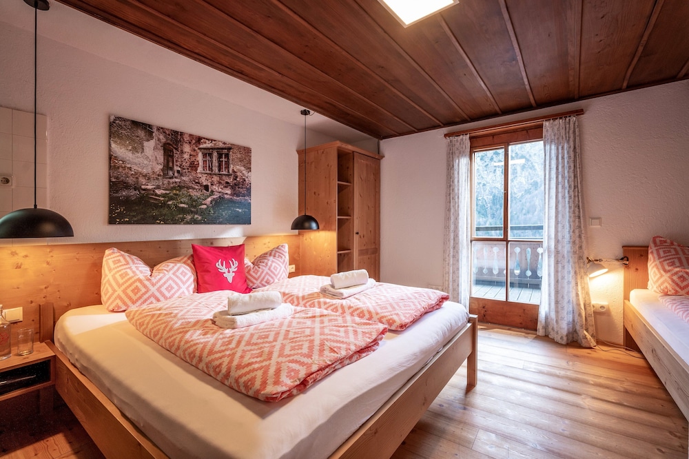 Standard Double Room, Balcony, Mountainside
