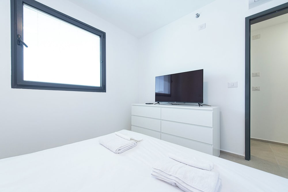 Apartment, 2 Bedrooms, Balcony photo 2