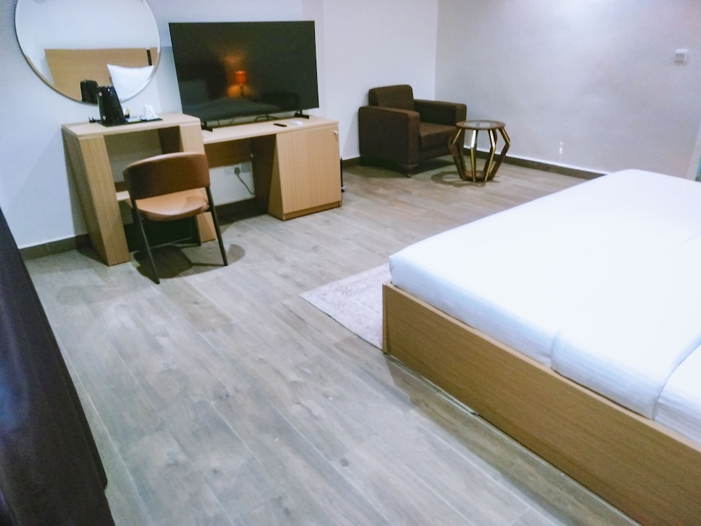 Royal Suite - Photo 3