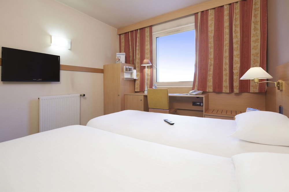 Standard Room, 2 Twin Beds - Photo 3