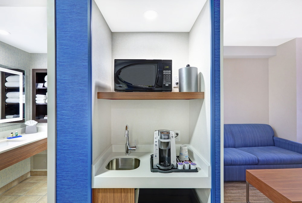 Suite, 2 Queen Beds - Photo 1