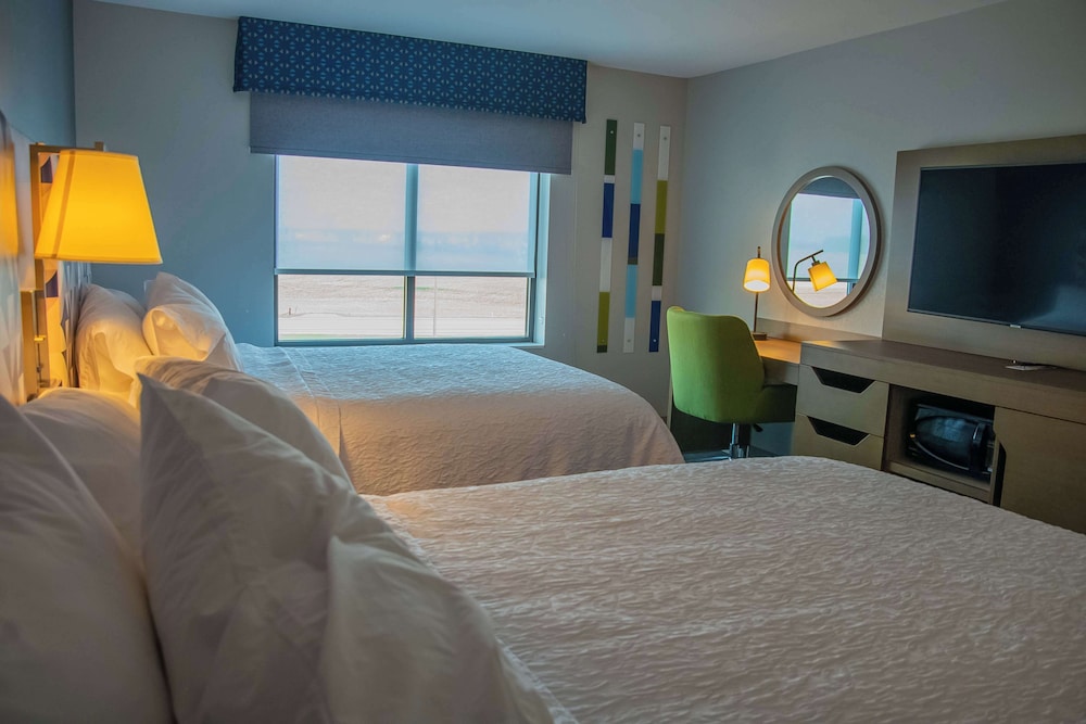 Room, 2 Queen Beds, Accessible (Hearing) - Photo 2
