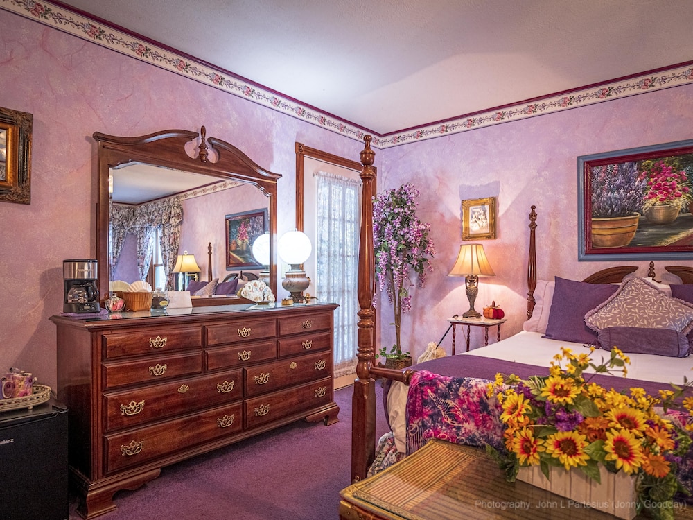 Room, Private Bathroom (Colette's Mini-Suite) photo 2